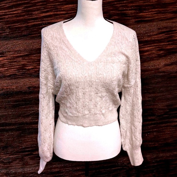 Hippie Rose Women's Cream Cable Knit Tie Back Crop Sweater Size Medium NWT - Picture 2 of 10